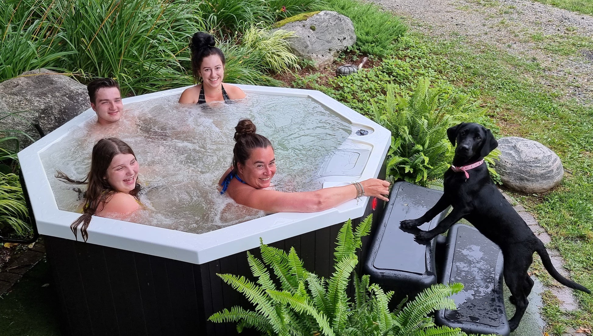 Candian Spa Muskoka 5-Person 14-Jet Portable Hot Tub